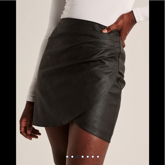 Abercrombie & Fitch Dresses & Skirts - ABERCROMBIE VEGAN LEATHER RUCHED MINI SKIRT NWT